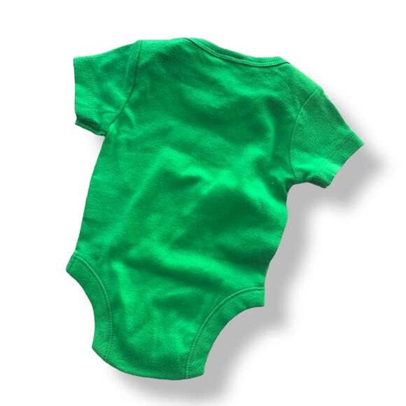 Old Navy Unisex Bodysuit Size 0-3 Months Kiss Me I'm Irish St. Patrick's Day NEW - Picture 5 of 7